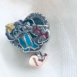 🌺✨ NWOT Lilo & Stitch Charm – Cute & Collectible 💙